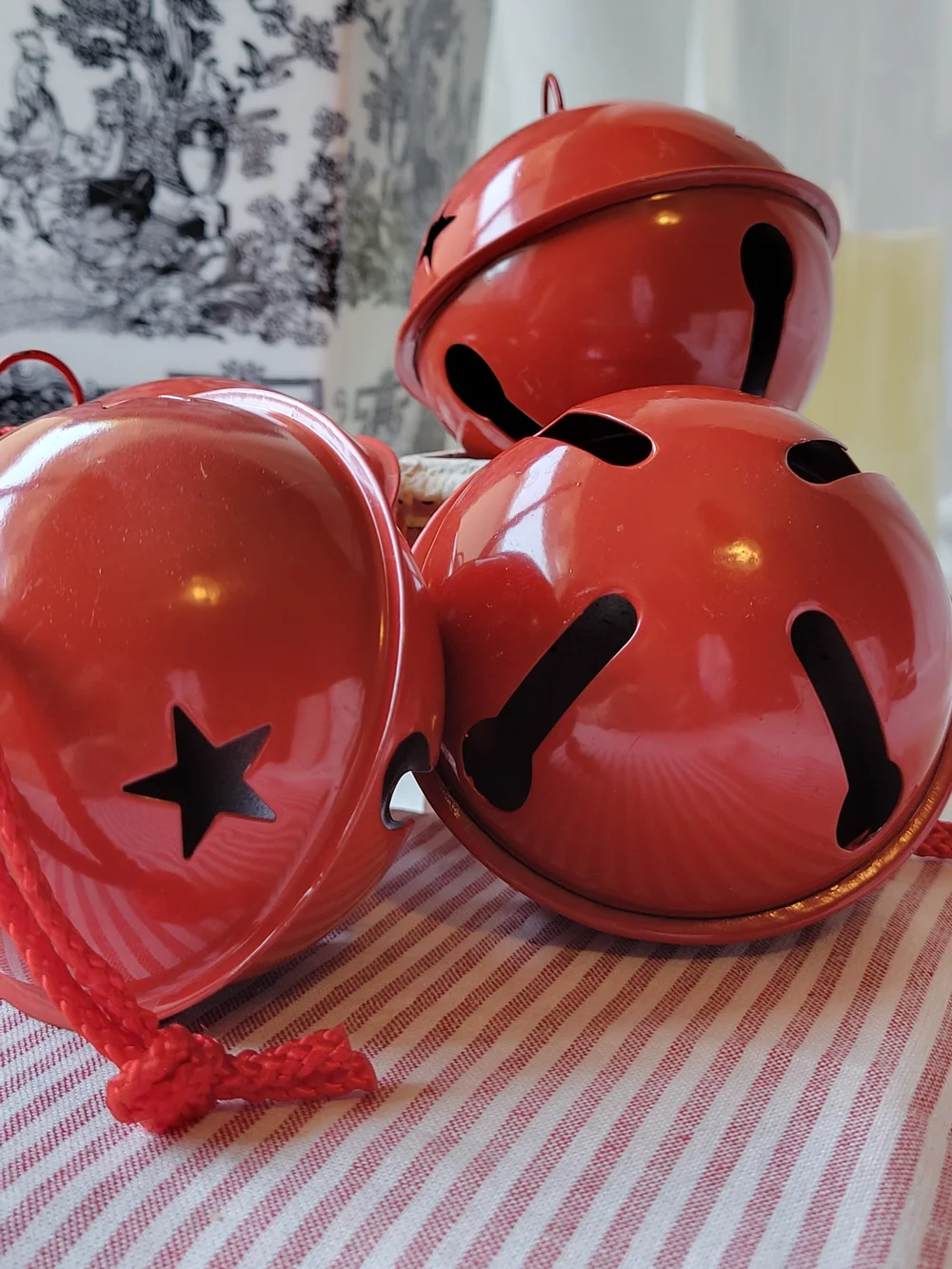 Red Metal Jingle Bells Ornament Set